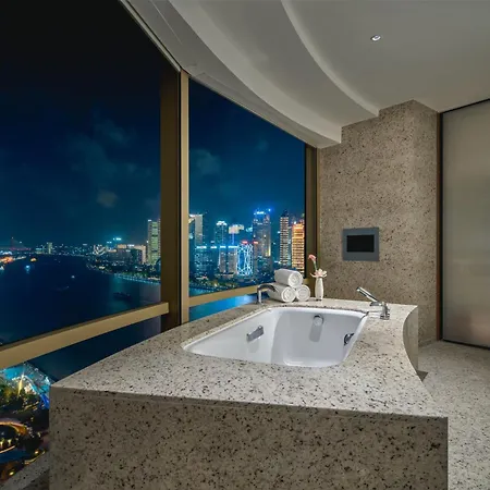Hyatt On The Bund Shanghai - A Grand Hyatt Hotel, Most Centrally Located At Huangpu River Banks In Downtown Exterior photo