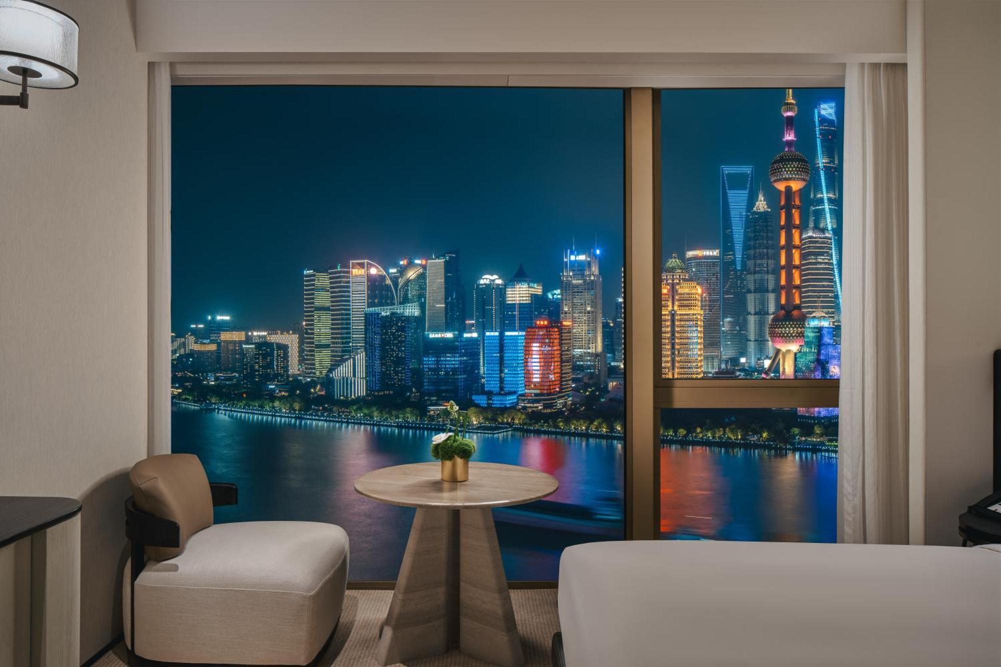 Hyatt On The Bund - A Grand Hyatt Hotel, Centrally Located At Huangpu River Banks In Downtown Hotel 5*