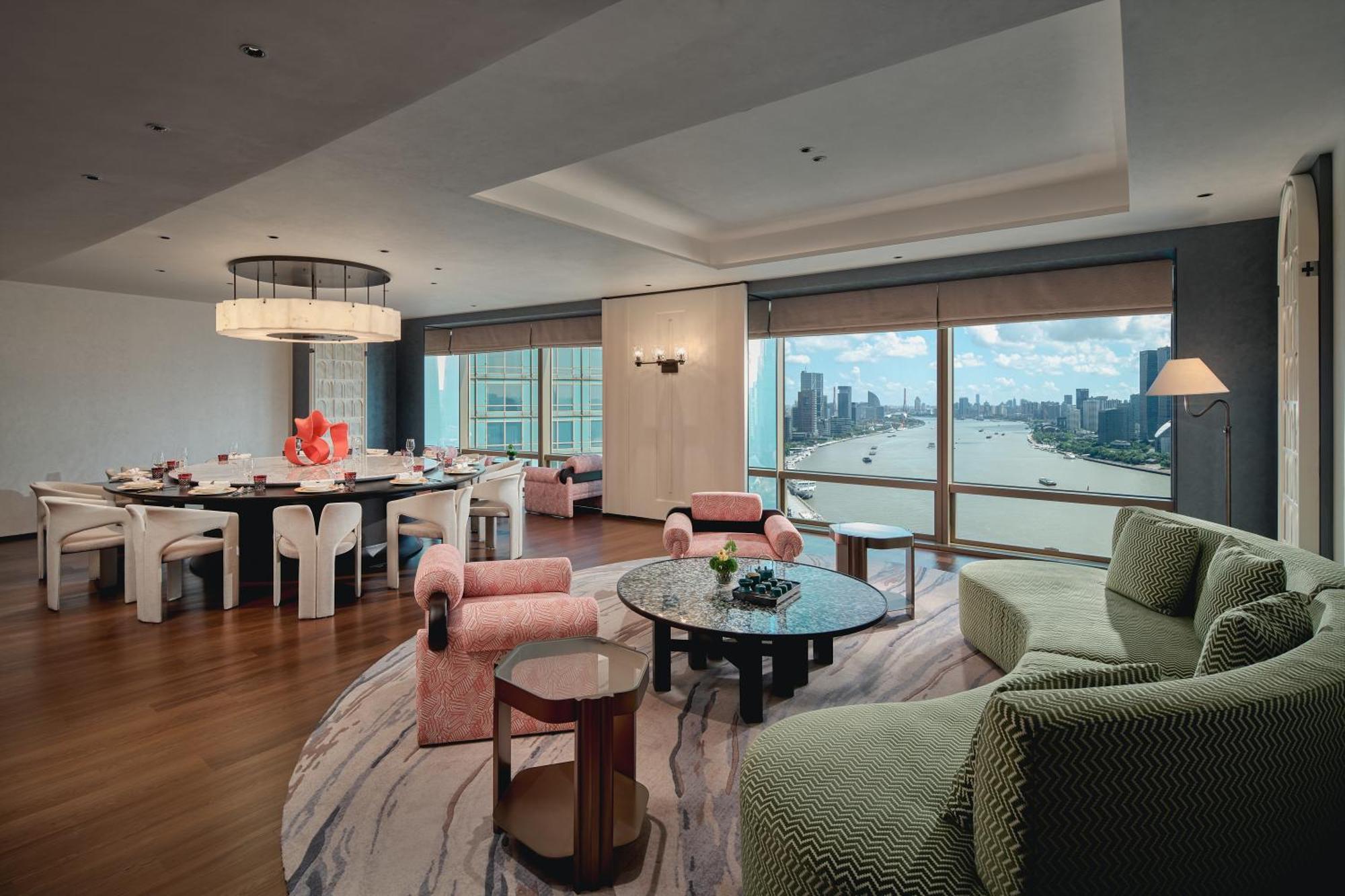Hotel Hyatt On The Bund - A Grand Hyatt Hotel, Centrally Located At Huangpu River Banks In Downtown Shanghai